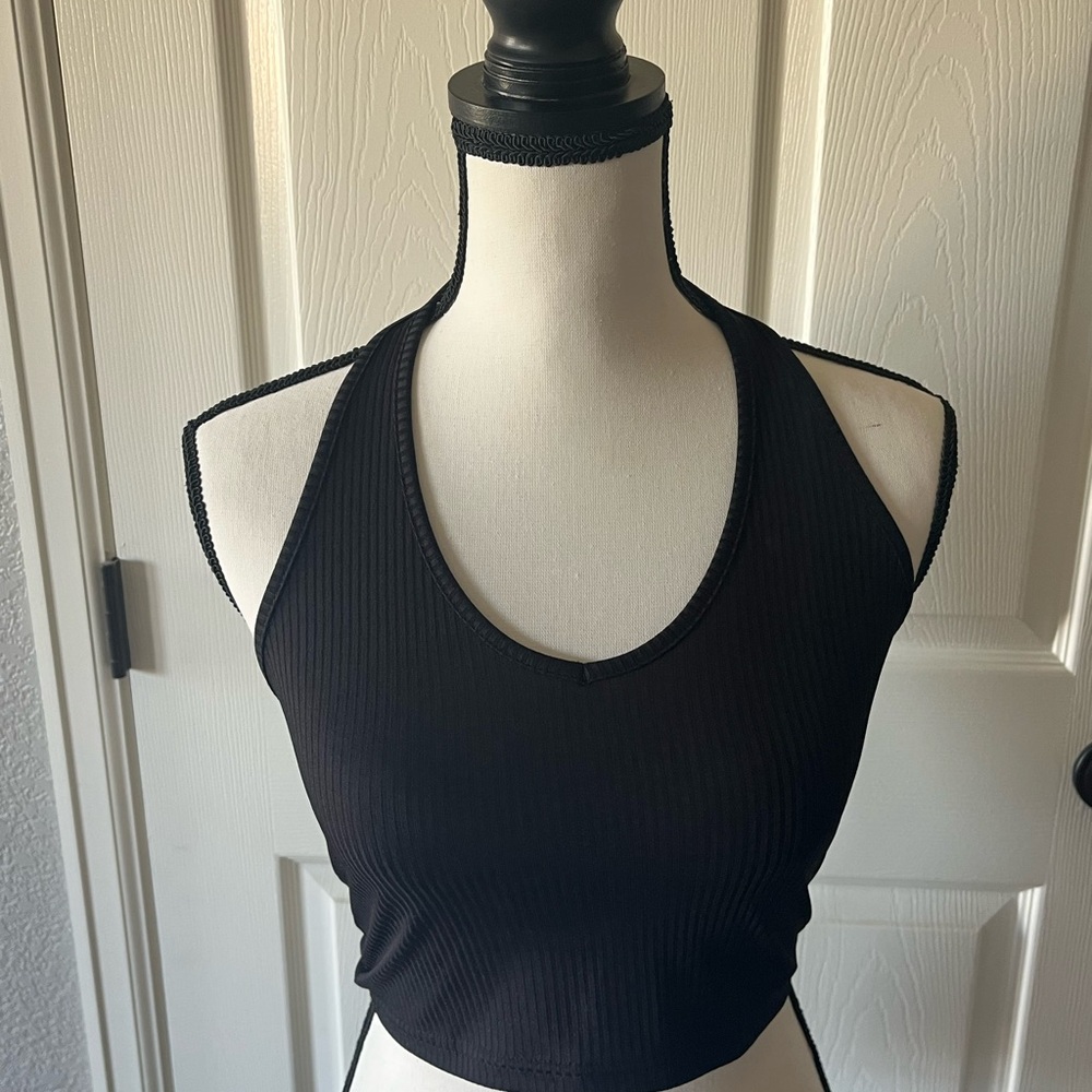 SHEIN Black Sleeveless Crop Tank Top